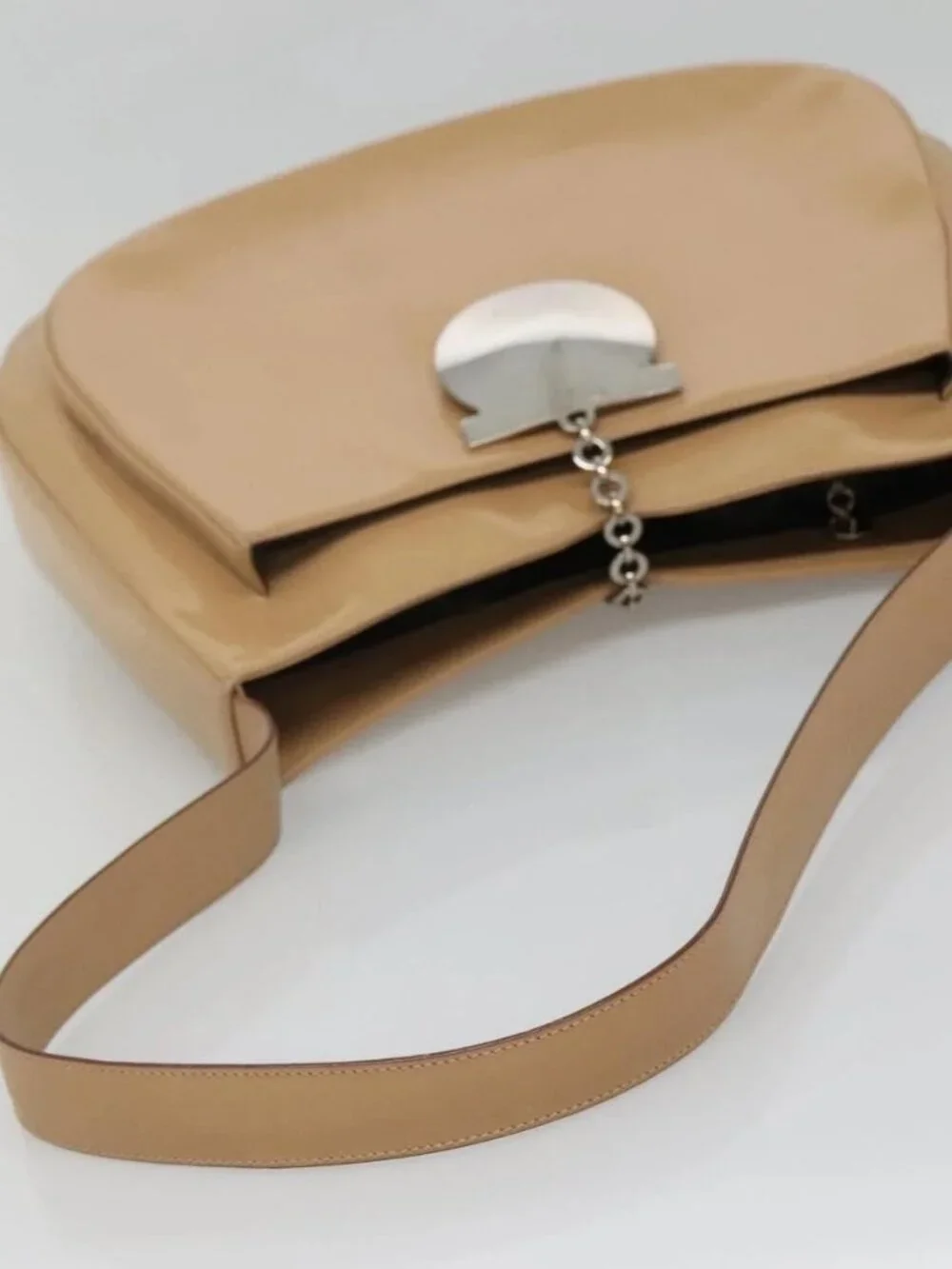 Salvatore Ferragamo Shoulder Bag Enamel Beige Silver Auth bs29120